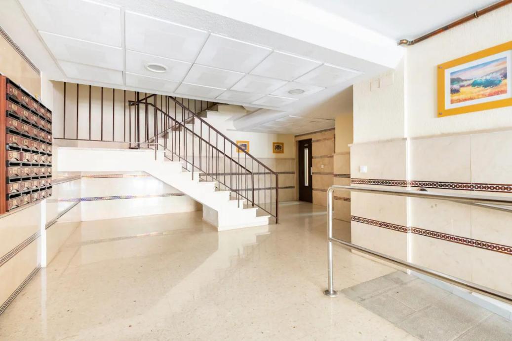 Apartamento Amplio Con 4 Habitaciones Y 2 Banos - Great Apartment With 4 Rooms - 2 Baths Sevilla Exteriér fotografie