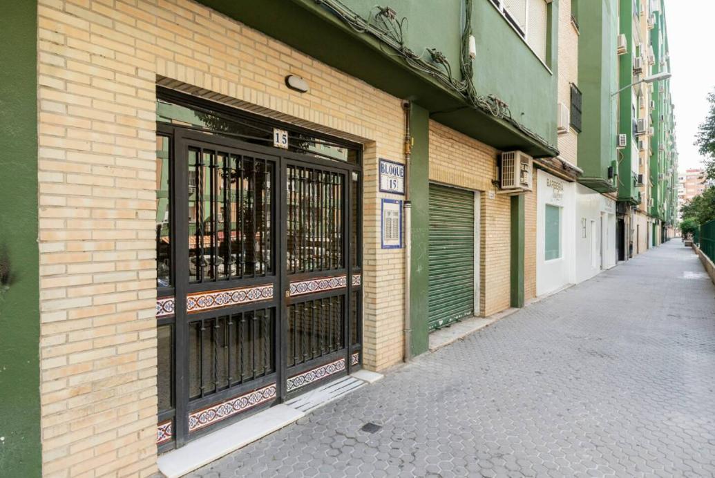 Apartamento Amplio Con 4 Habitaciones Y 2 Banos - Great Apartment With 4 Rooms - 2 Baths Sevilla Exteriér fotografie