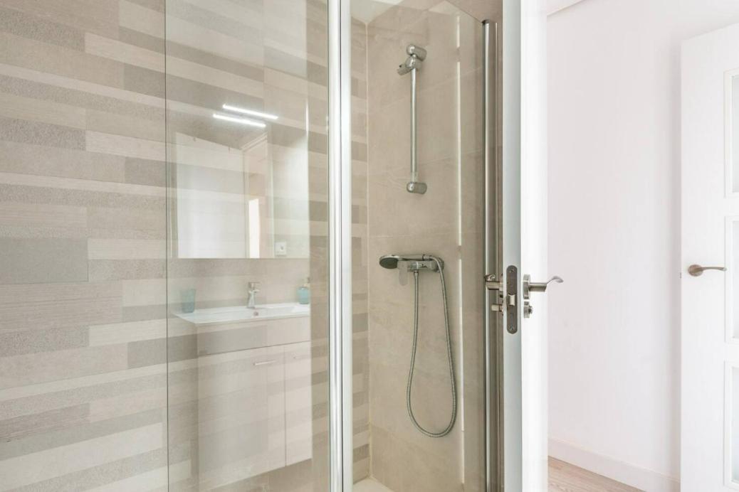 Apartamento Amplio Con 4 Habitaciones Y 2 Banos - Great Apartment With 4 Rooms - 2 Baths Sevilla Exteriér fotografie
